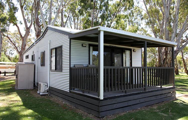 Cohuna Waterfront Holiday Park Extérieur photo