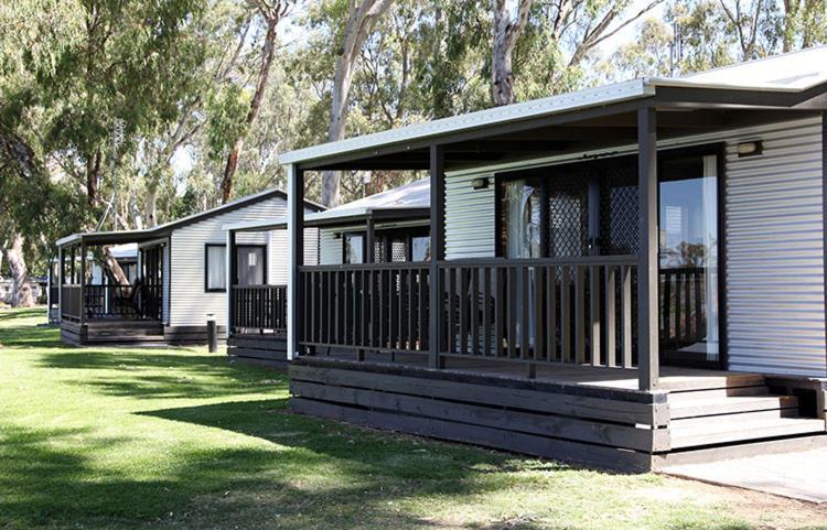 Cohuna Waterfront Holiday Park Extérieur photo