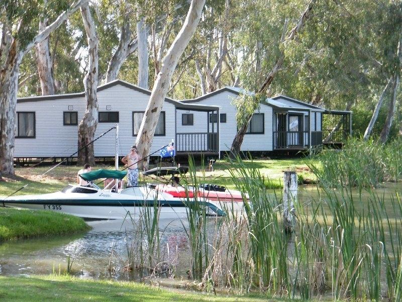 Cohuna Waterfront Holiday Park Extérieur photo
