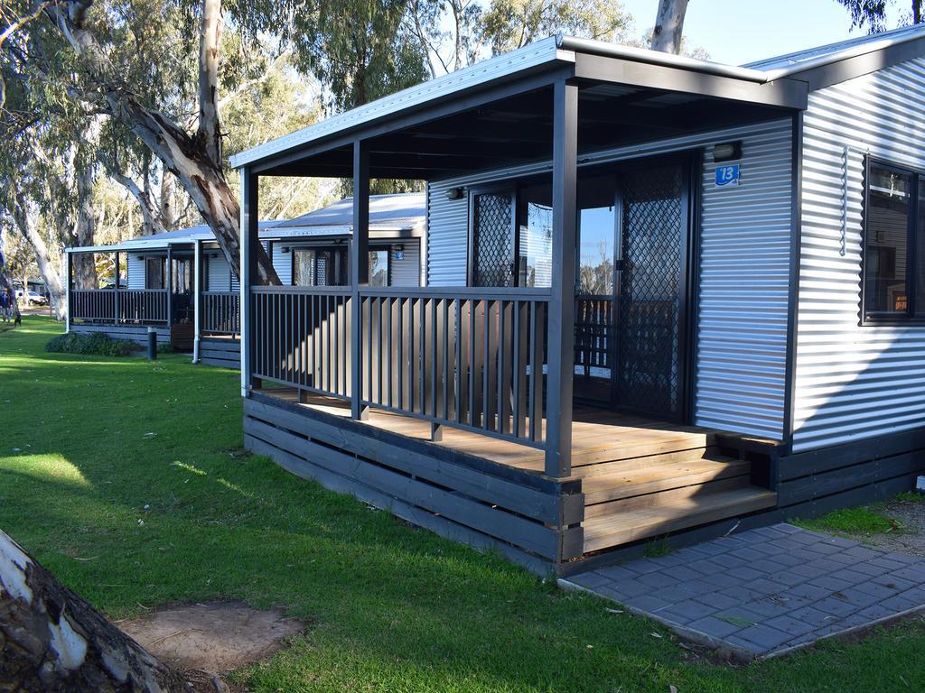 Cohuna Waterfront Holiday Park Extérieur photo