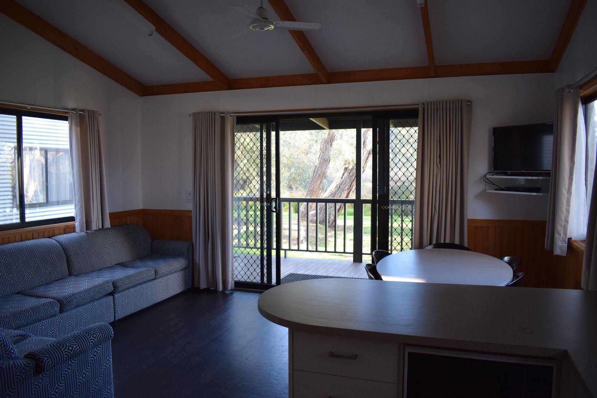 Cohuna Waterfront Holiday Park Extérieur photo