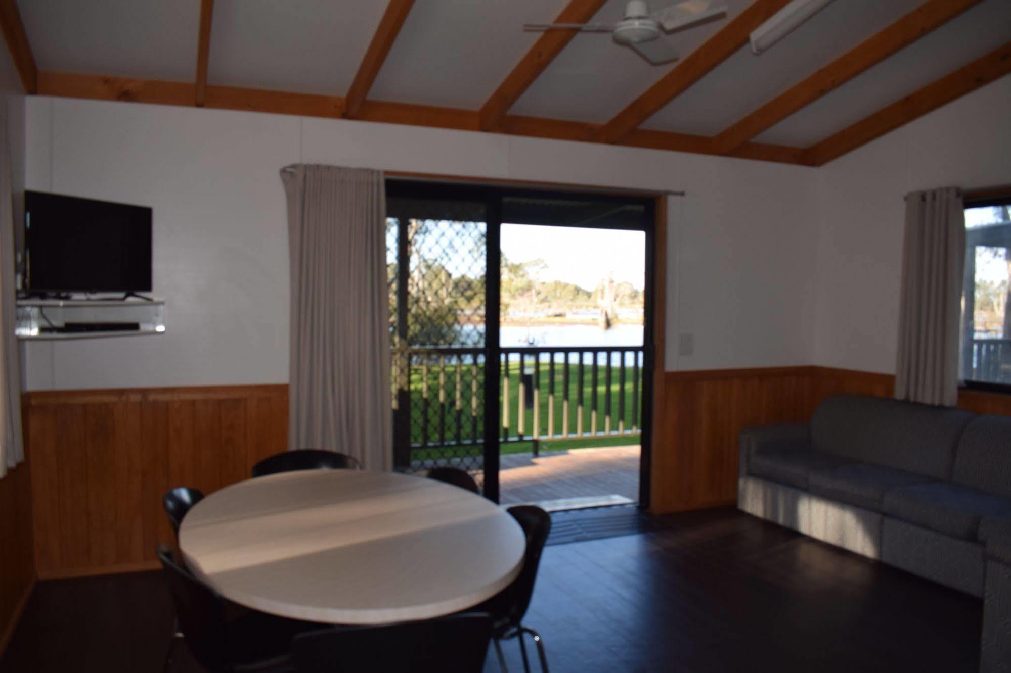 Cohuna Waterfront Holiday Park Extérieur photo