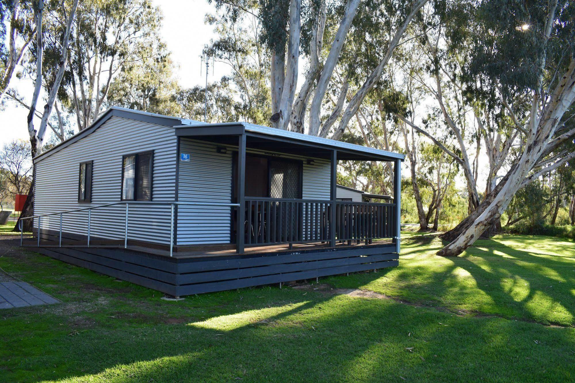 Cohuna Waterfront Holiday Park Extérieur photo