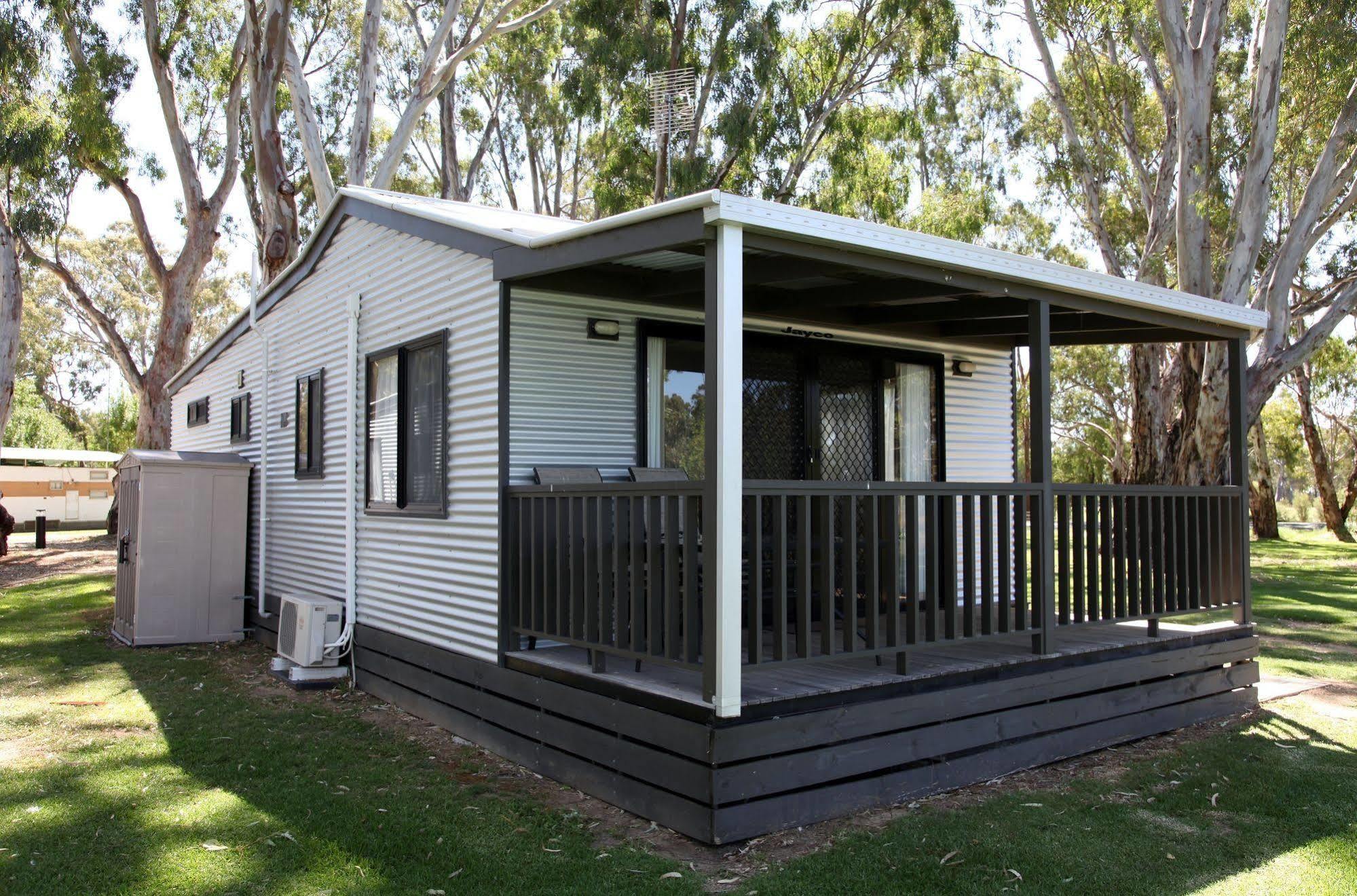Cohuna Waterfront Holiday Park Extérieur photo