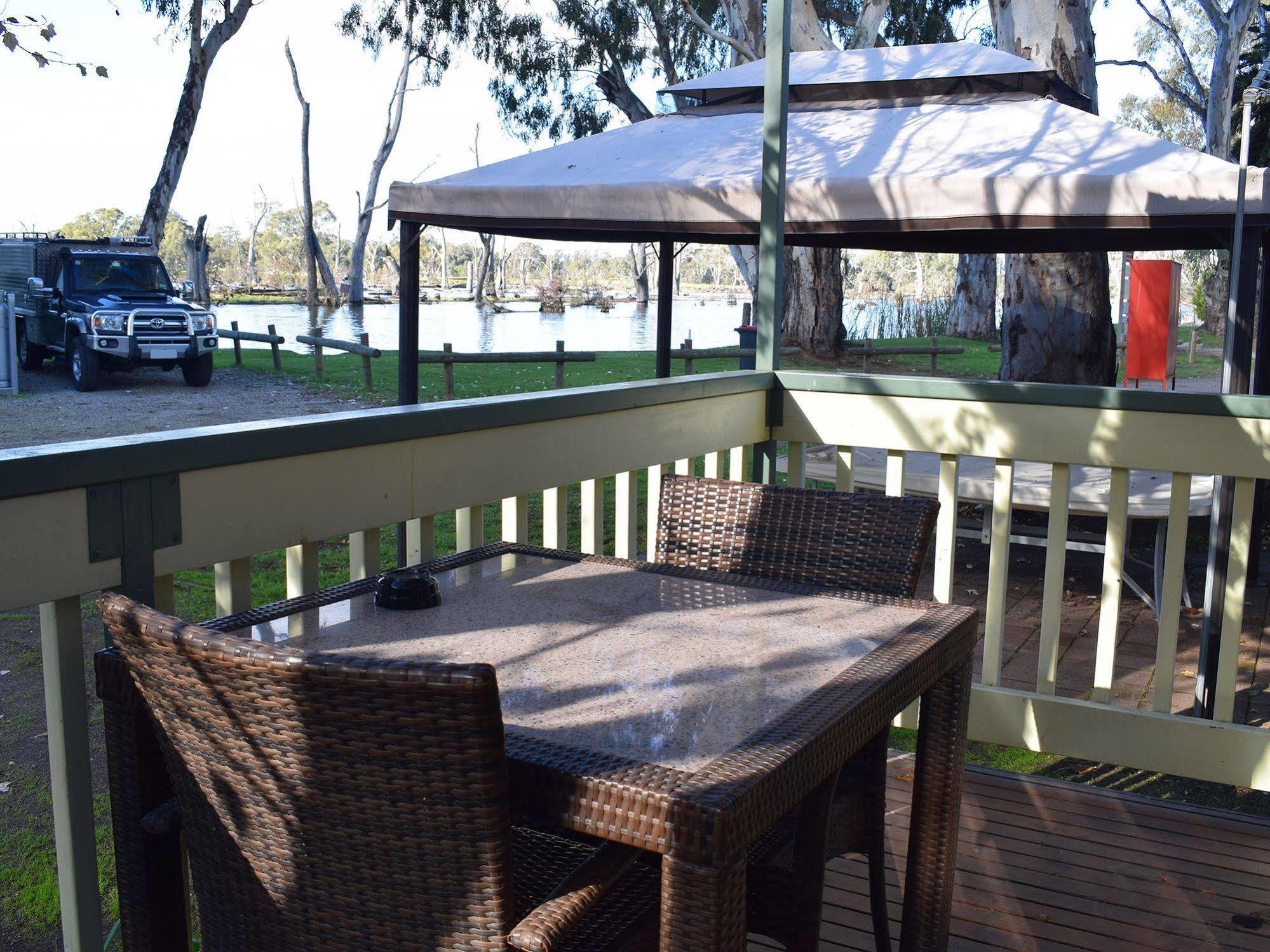 Cohuna Waterfront Holiday Park Extérieur photo