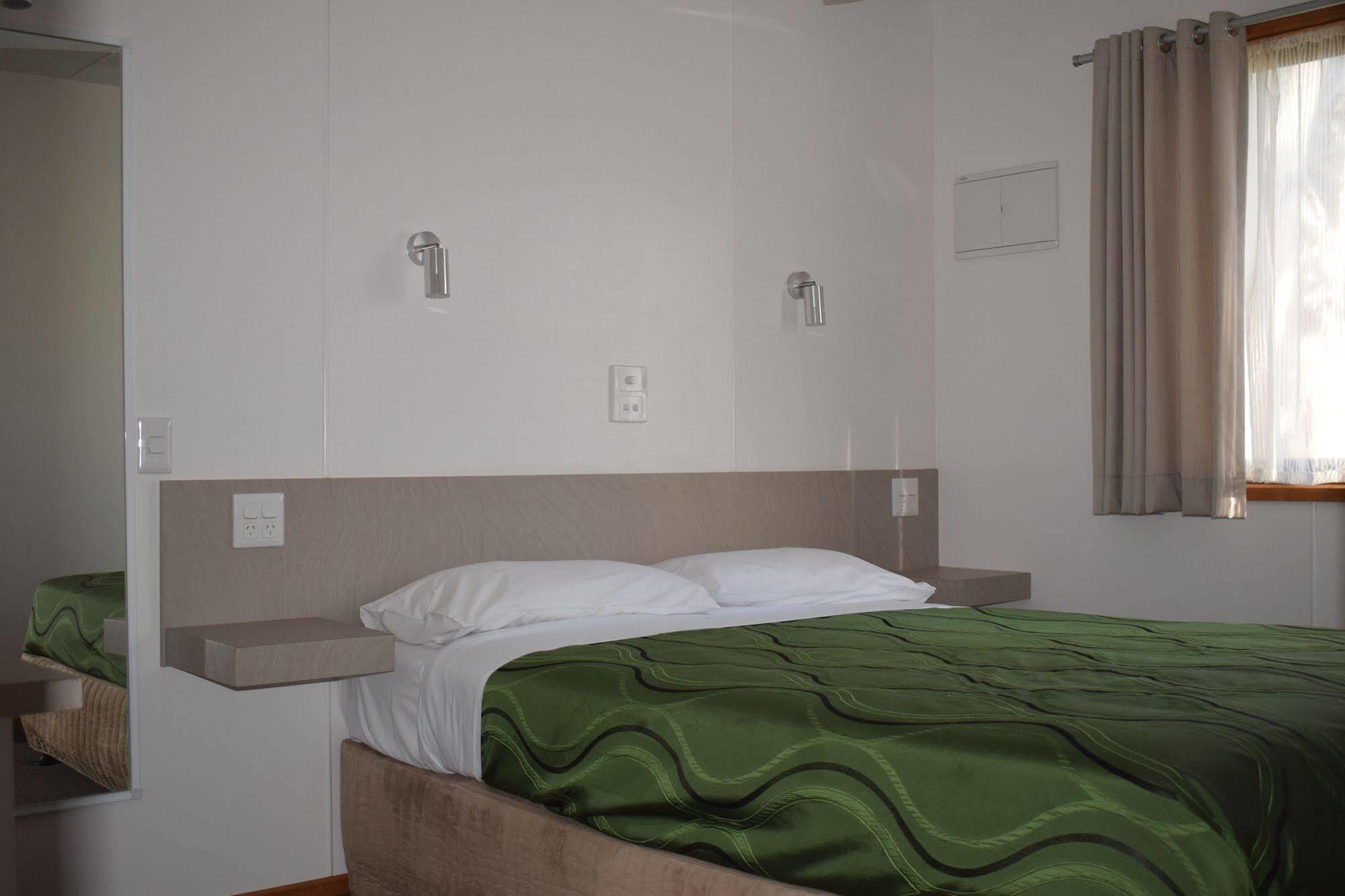 Cohuna Waterfront Holiday Park Extérieur photo