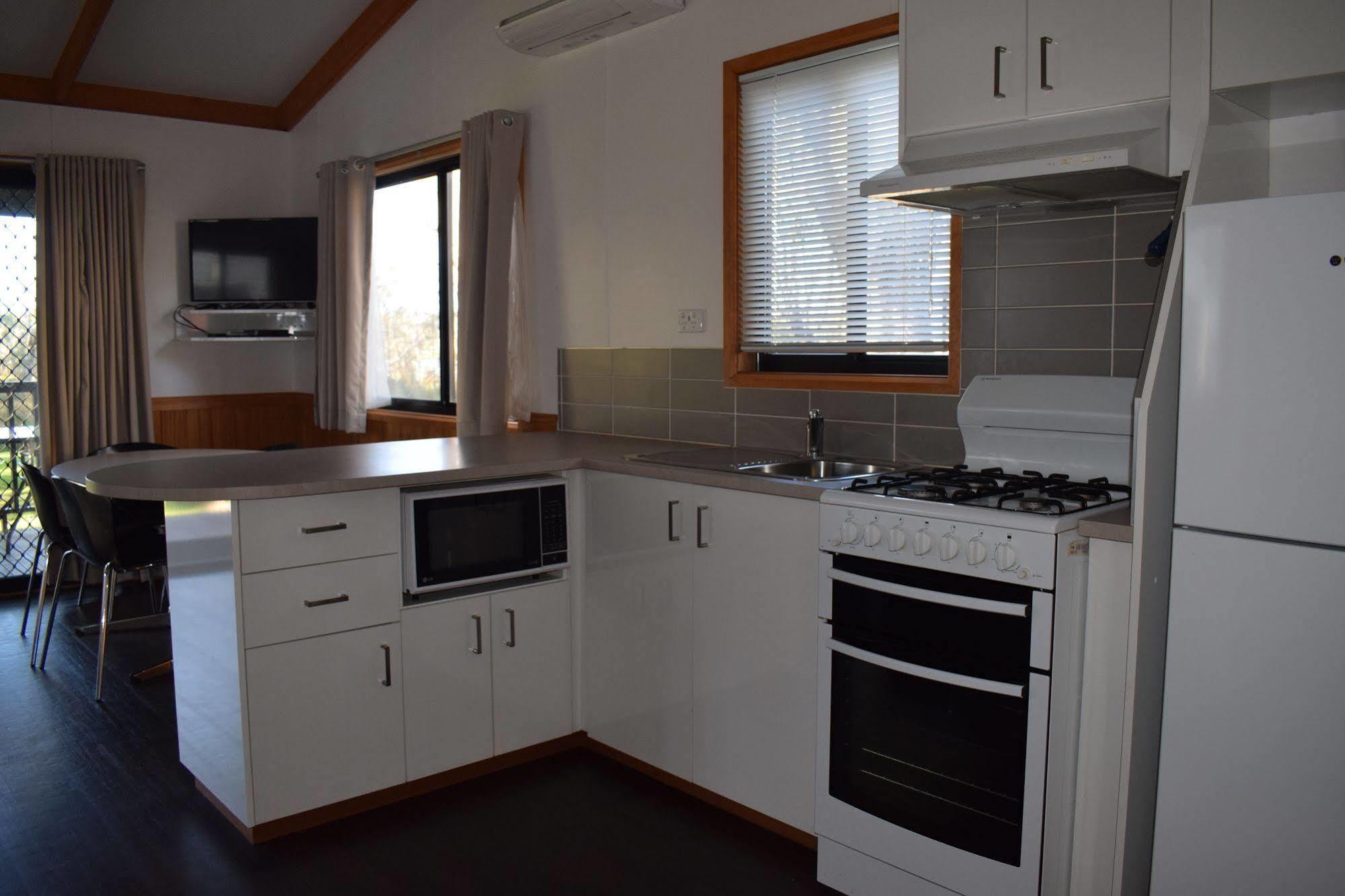 Cohuna Waterfront Holiday Park Extérieur photo
