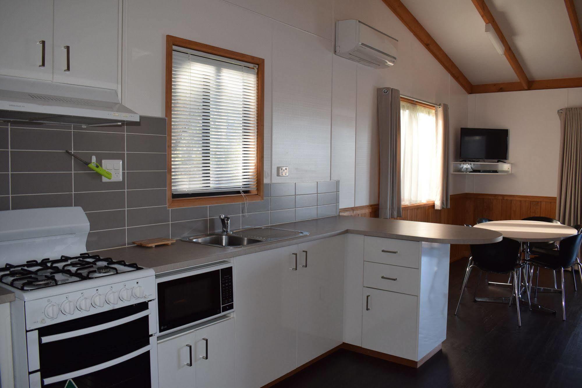 Cohuna Waterfront Holiday Park Extérieur photo