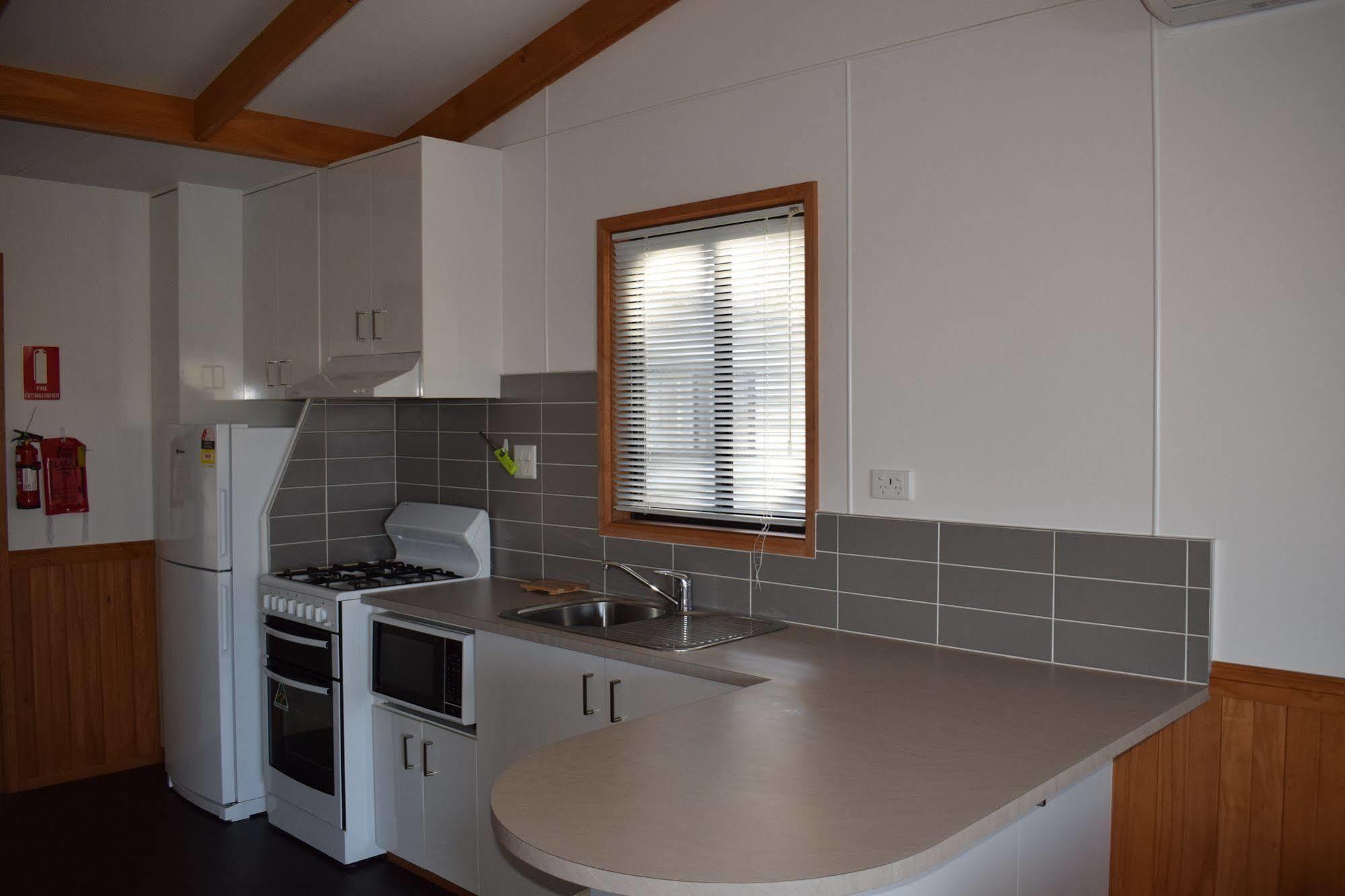 Cohuna Waterfront Holiday Park Extérieur photo