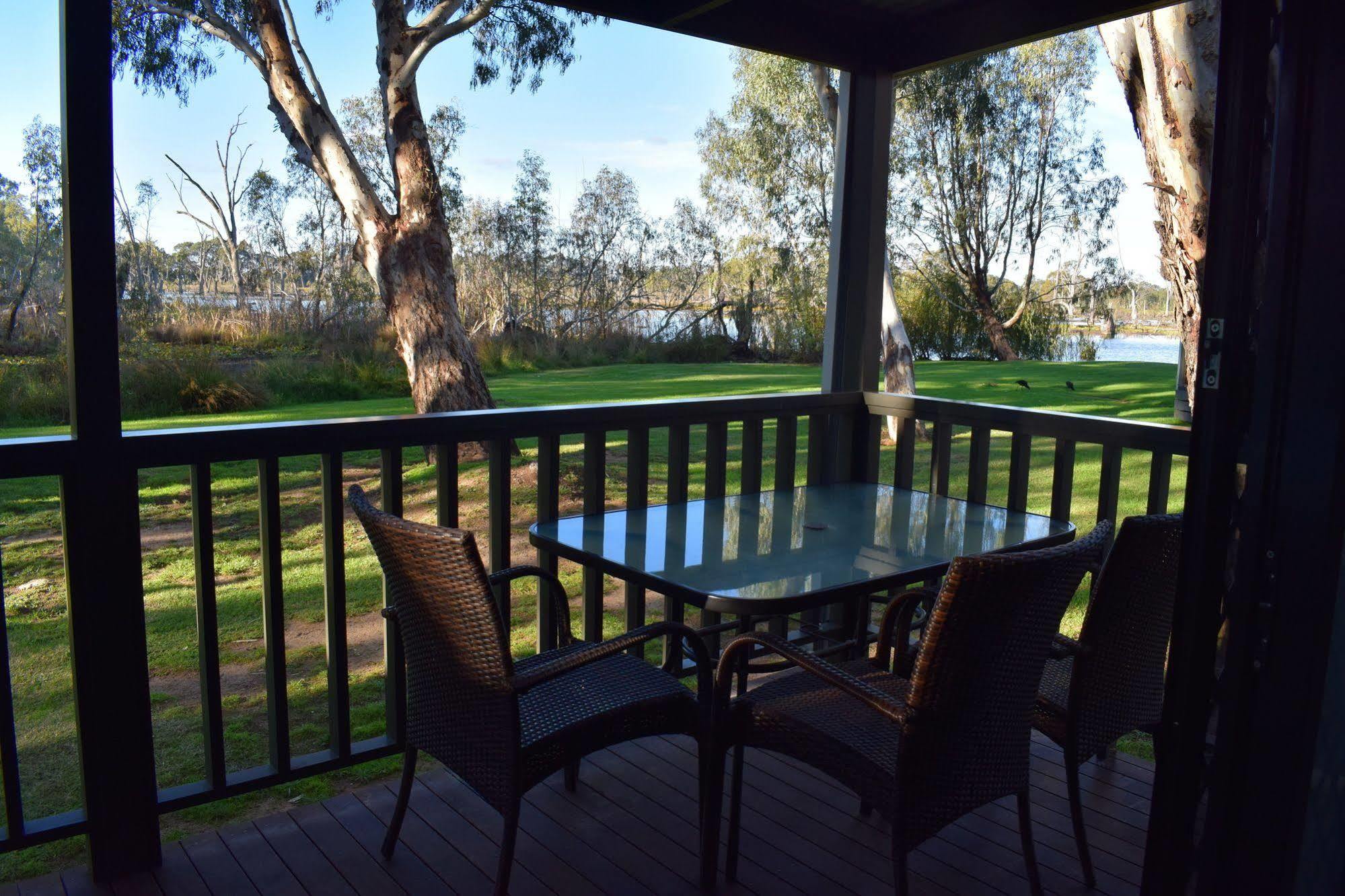 Cohuna Waterfront Holiday Park Extérieur photo