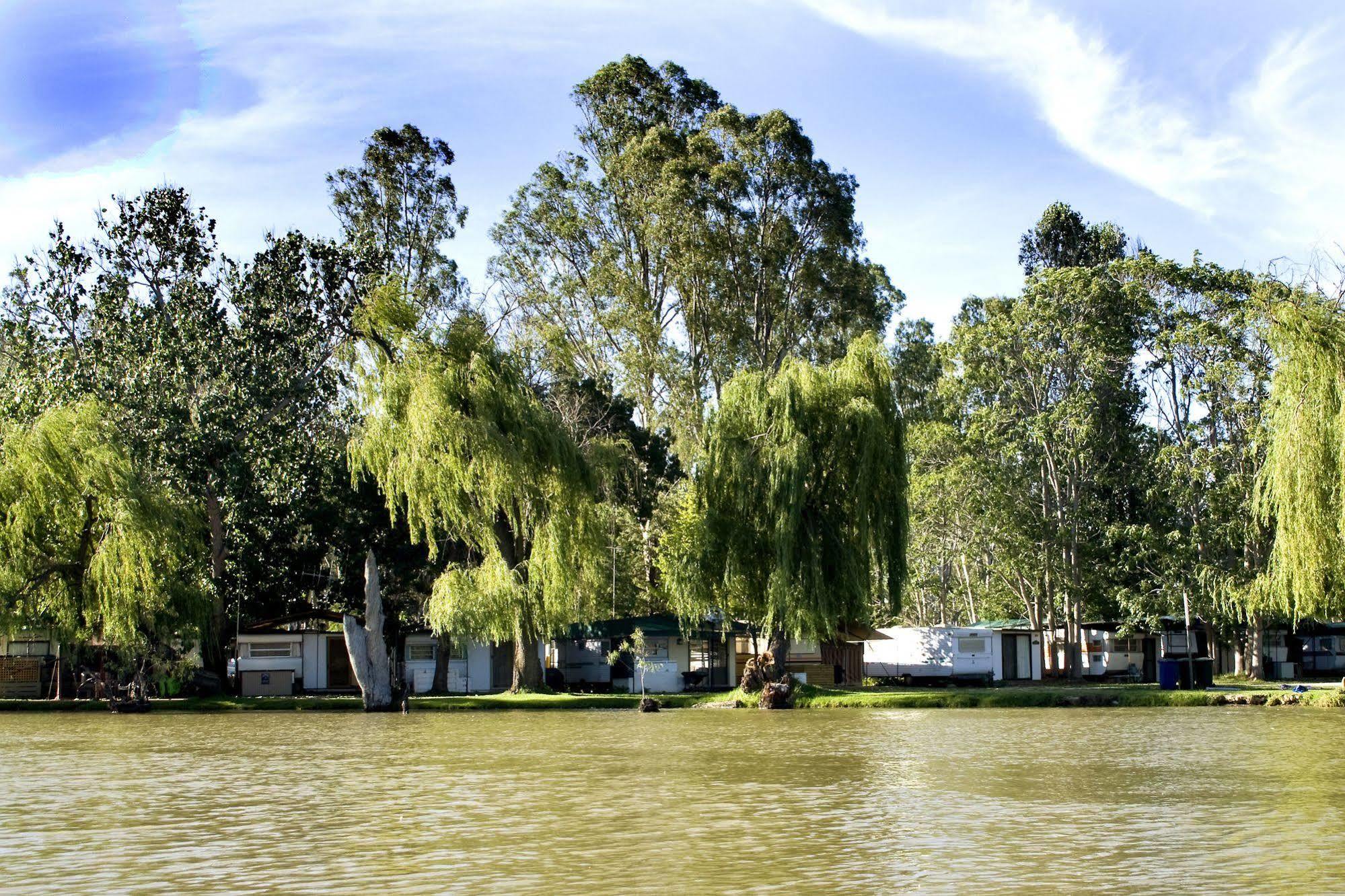 Cohuna Waterfront Holiday Park Extérieur photo